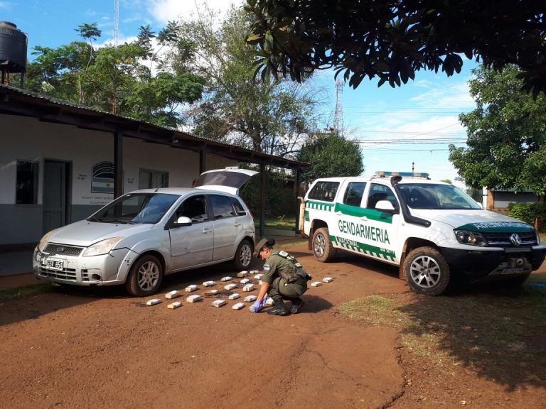20 kilos de marihuana ocultos en el tanque de combustible 01