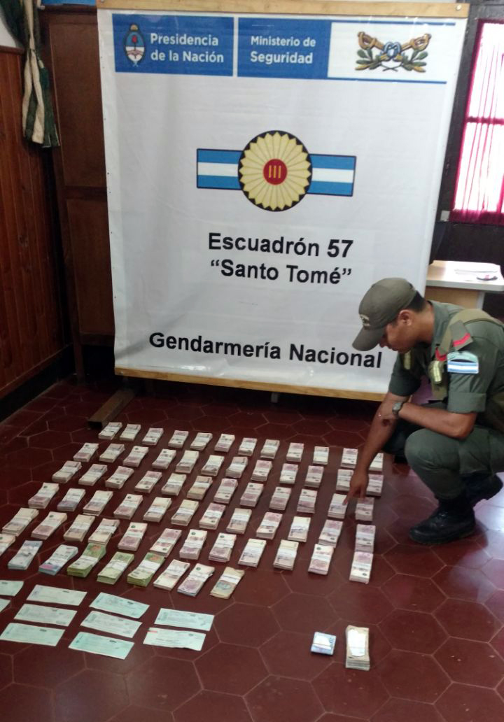 Corriente GNA decomisó 772.858 Pesos y 21 cheques valor $ 760.006