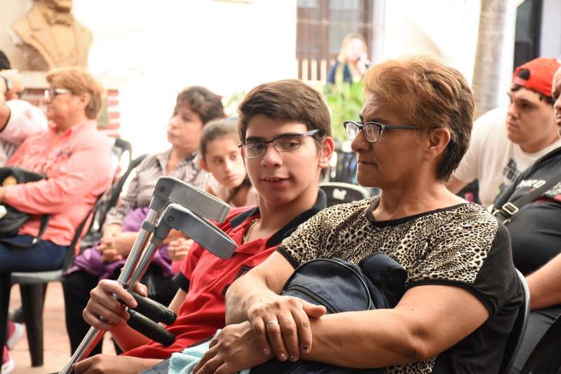 33c9eeed-784c-46a2-83f4-3f7bbebd1059-800