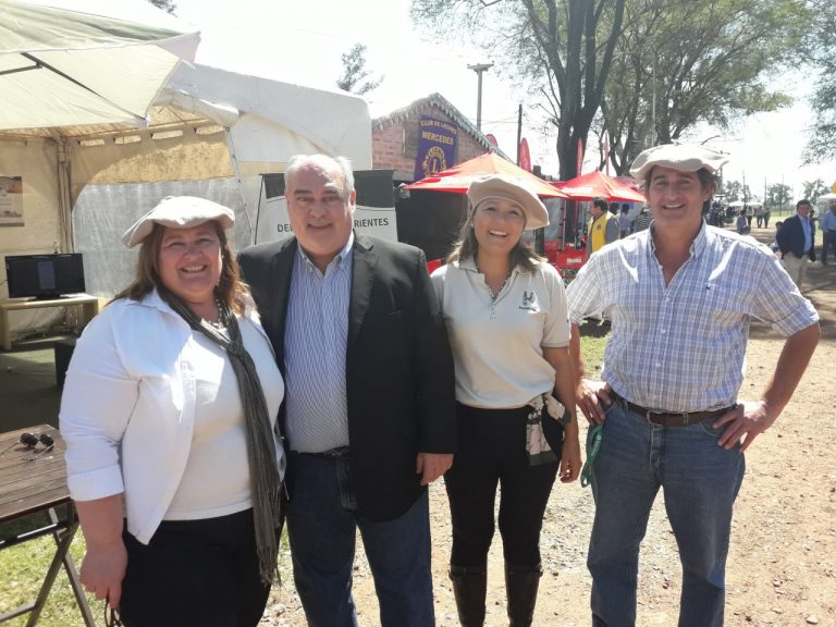 El ex gobernador Colombi con el equipo de Renatre