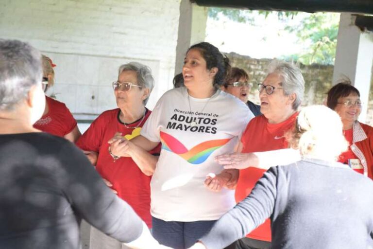 dbc40e1b-757e-39ec-be42-1fbc5d984f58-800