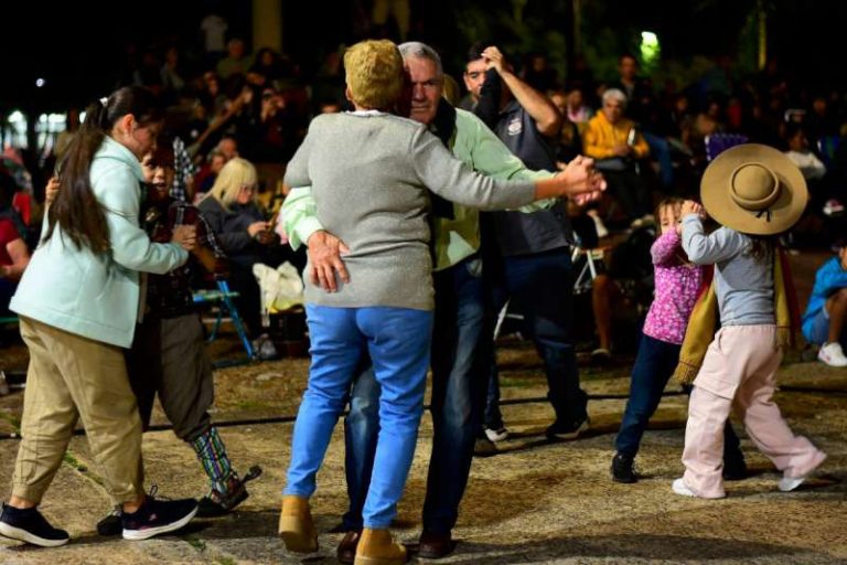 2491fe7f-4f04-1087-2ded-6c79793910c5-800