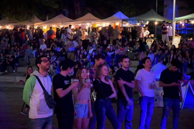 1ae704d9-4b44-a002-ed10-2de770a94d8d-800