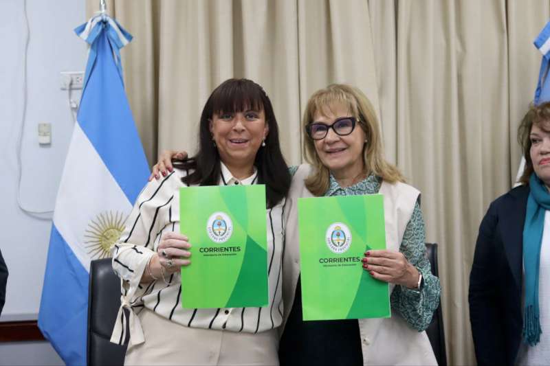 Entregan un colectivo para trasladar a estudiantes de parajes de Mercedes