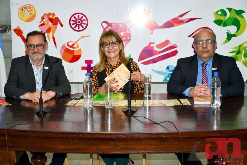 Se presentó el primer volumen del libro que recorre la educación de Corrientes, desde sus orígenes
