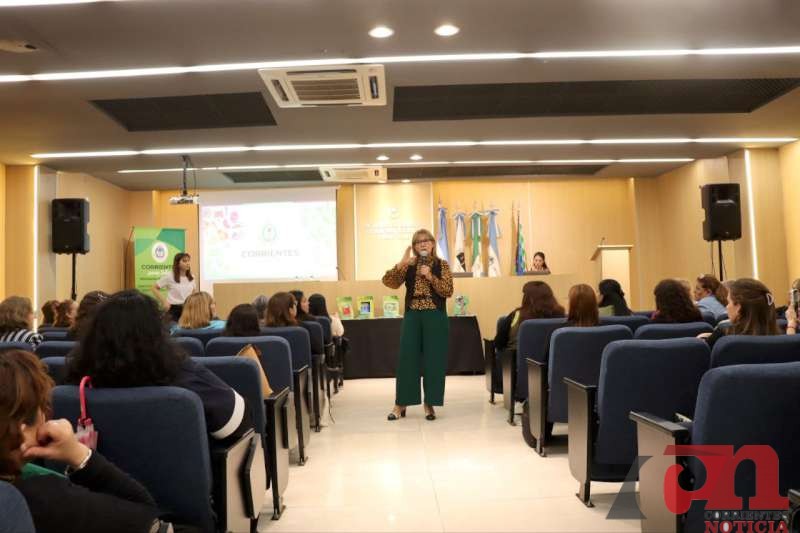 Directivos y docentes se reunieron para analizar estrategias de planificación didáctica
